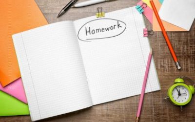 Les devoirs, corvée inutile ou indispensable opportunité d’apprentissage ?