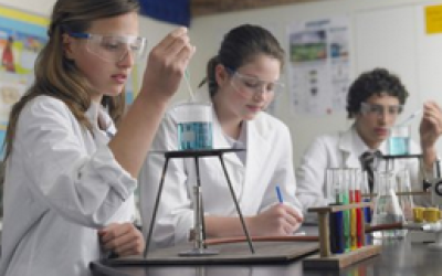 10 petits experiments científics amb simulacions per posar a prova les idees de l’alumnat