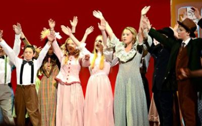 Teatre: aquí i ara Una proposta didàctica de teatre i llengua oral per a ESO i Batxillerat