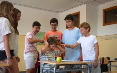 El soroll de les violències: adolescències i desemparaments